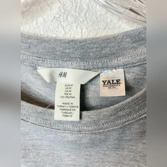 H&M Oversized Printed Tee in Cotton Jersey with Yale University on Front - Picture 7 of 13